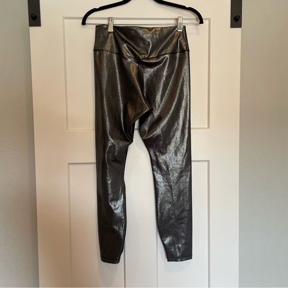 Nike- SZ M Dri- Fit Sparkle Glitter Black Leggings - Picture 2 of 4